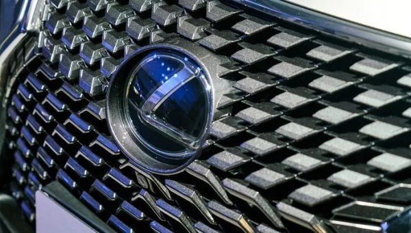 手机股票配资网 丰田在中国召回近10万辆汽车，涉及雷克萨斯、世极等品牌